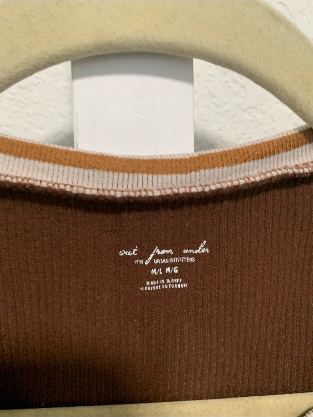 Urban Outfitters Go For Gold Brown Short Sleeve Ribbed Crop Top - Picture 2 of 8